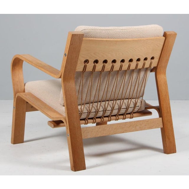 Lounge Chair in Oak by Hans J. Wegner for Getama, 1970s For Sale - Image 4 of 7
