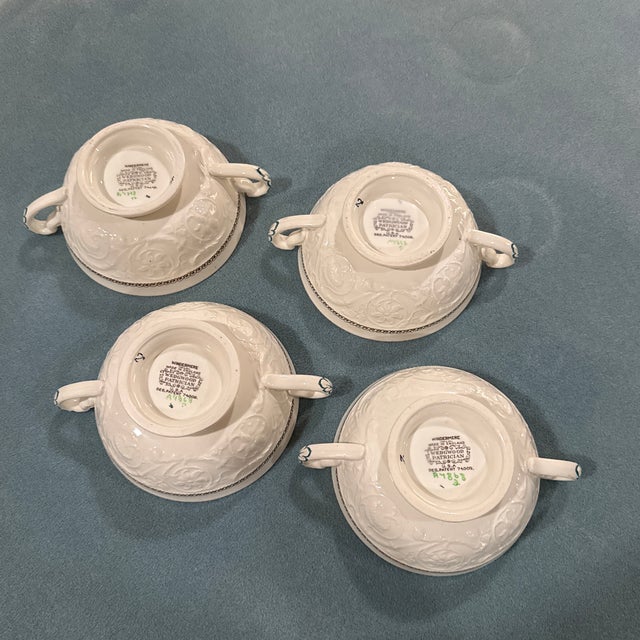 Early 20th Century Early 20th Century Wedgwood Windermere Patrician Pattern Handled Soup Bowl - Set of 4 For Sale - Image 5 of 7