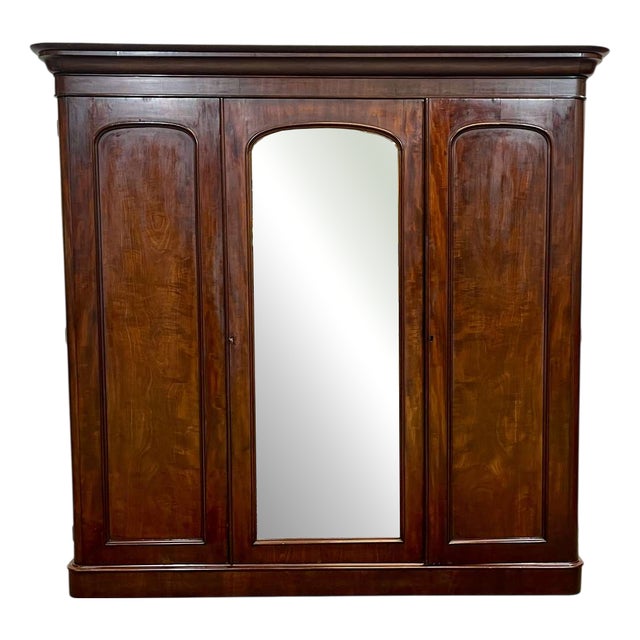 antique Victorian English Wardrobe in Mahogany, 1800s For Sale