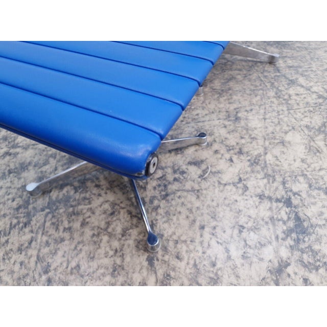 Set of Ea 124 & Ea 125 Armchair & Ottoman in Leather by Eames for Herman Miller For Sale - Image 10 of 13