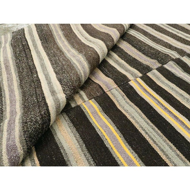 Galerie Shabab Collection Mid-20th Century Handmade Turkish Flat-Weave Kilim Rug in Charcoal and Cream For Sale - Image 10 of 10
