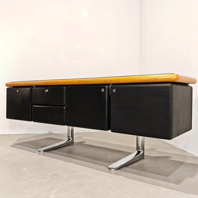 Sideboard in Leather attributed to Warren Platner for Knoll, 1970s For Sale - Image 16 of 18