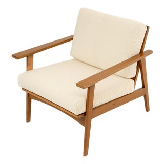 1990s MCM Lounge Chair in Boucle Pearl Fabric For Sale