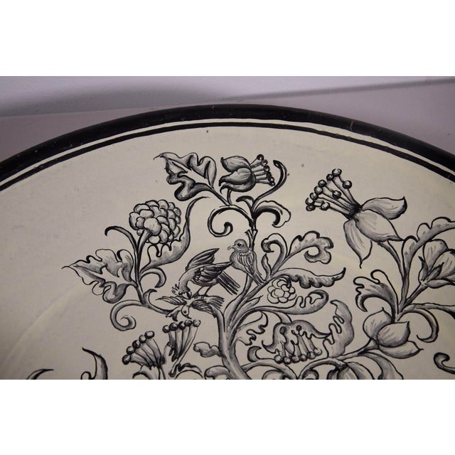 Manolo Contreras Mexican Folk Art Plate with Birds & Flowers – 20" About the Artist Manolo Contreras is a Mexican ceramic...