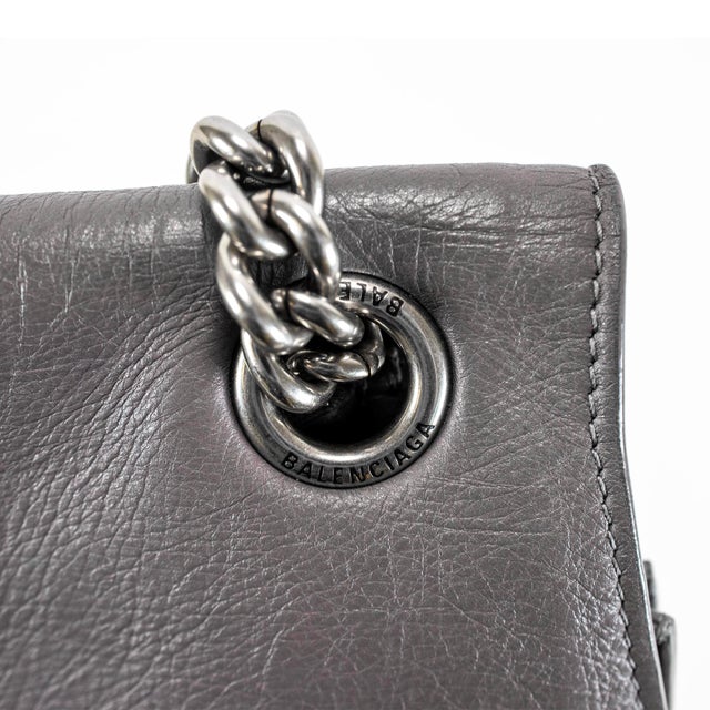 Gray Balenciaga Gray Leather Silver Hardware Crush Chain Medium Flap Shoulder Bag For Sale - Image 8 of 11