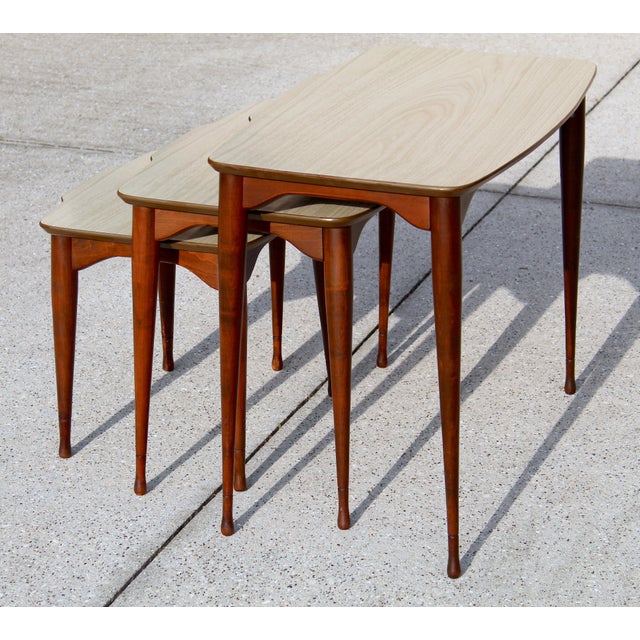 1960s Vintage Mid-Century Modern Nesting Tables – Set of 3 With Beige Tops & Tapered Maple/Beech Wood Legs For Sale - Image 9 of 15
