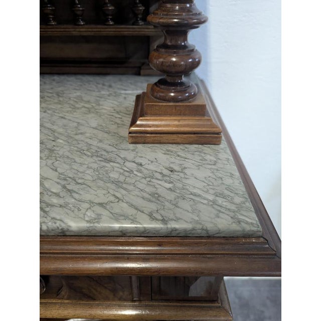 Renaissance Serving Cart in Solid Walnut, in Very Good conditions.