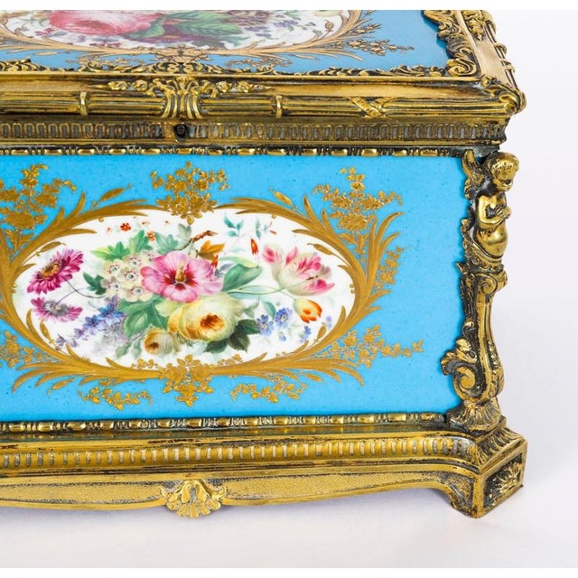 Antique 19th Century French Porcelain and Ormolu Jewellery Casket from Sèvres, 1860s For Sale - Image 9 of 18