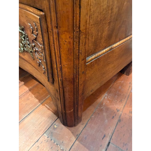 Brown Mid 18th Century Period Rococo French Provincial Commode en Arbelete For Sale - Image 8 of 14