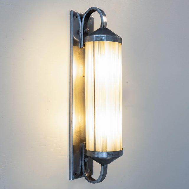 Functionalist Wall Light in Steel and Glass, 1930s For Sale - Image 6 of 6