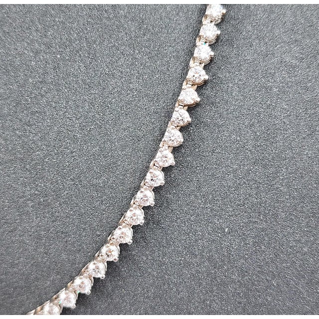 White 5.41 Ct Diamond Tennis Necklace For Sale - Image 8 of 9