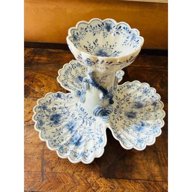 Vintage Maitland-Smith Blue and White Porcelain Pickle Stand Sweetmeat Dish – Bonnin & Morris Style – Seashell Coral Motif For Sale - Image 10 of 10