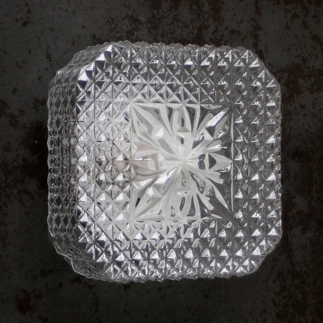 Mid-Century Square Clear Glass Wall Lamp Sconce For Sale - Image 6 of 12