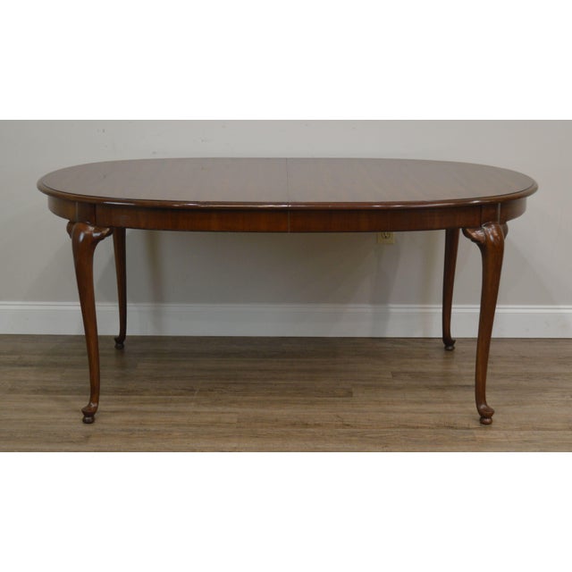 Thomasville Cherry Oval Traditional Queen Anne Dining Table W/ 2 Leaves