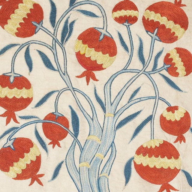 21"x20" 100% Silk Cushion Cover. Embroidered Pillowcase. New Throw Pillow For Sale - Image 4 of 6