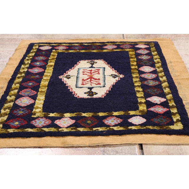 Vintage American Hooked Rug, 02'00 X 03'00 For Sale - Image 9 of 10