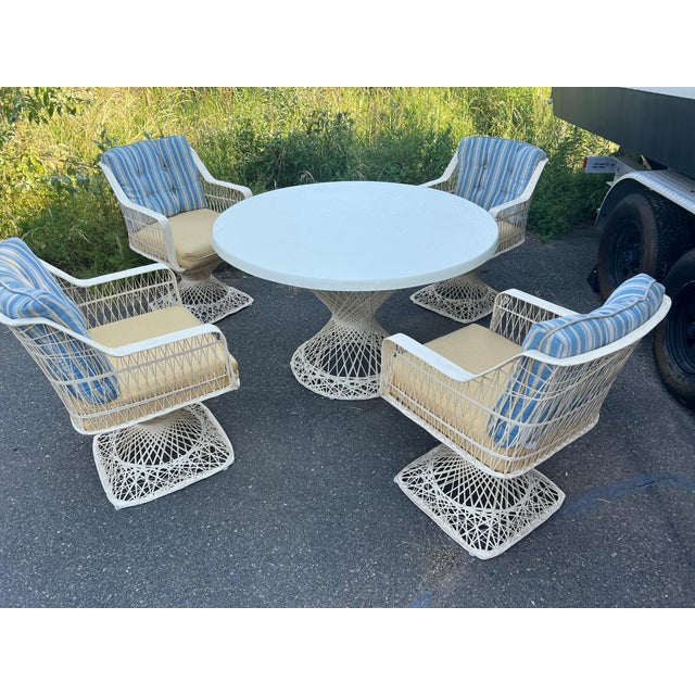 Spun Fiberglass 5 Pieces Round Dining Table 4 Chair Russel Woodard Outdoor Set MINT! Table measures: 48 diameter by 29H