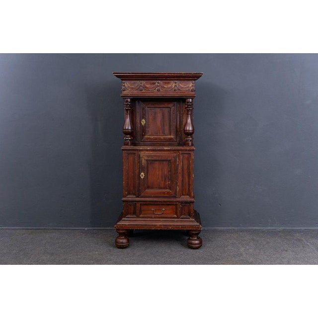 Tobacco/cabinet cabinet Era & style: 19th century : Rare Stollen cabinet in a softwood body - beautifully whitewashed with...