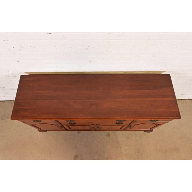 Ethan Allen American Colonial Solid Cherry Wood Sideboard Credenza, Circa 1970s For Sale - Image 12 of 15