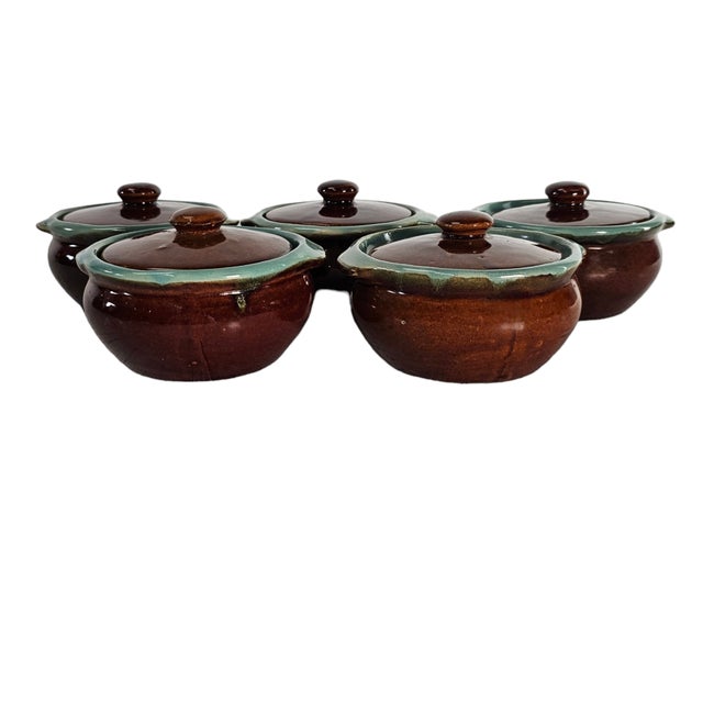American 1940s Red Wing Provincial Oomph Covered Casseroles, Set of Five For Sale - Image 3 of 7