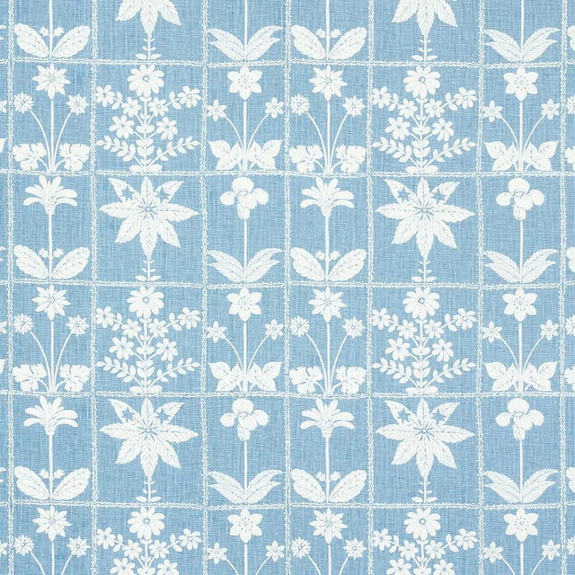 Sample - Schumacher Georgia Wildflowers Fabric in Blue For Sale
