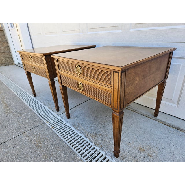 Mid-Century Modern Henredon Walnut Square Side Tables Banded Tops For Sale - Image 3 of 13
