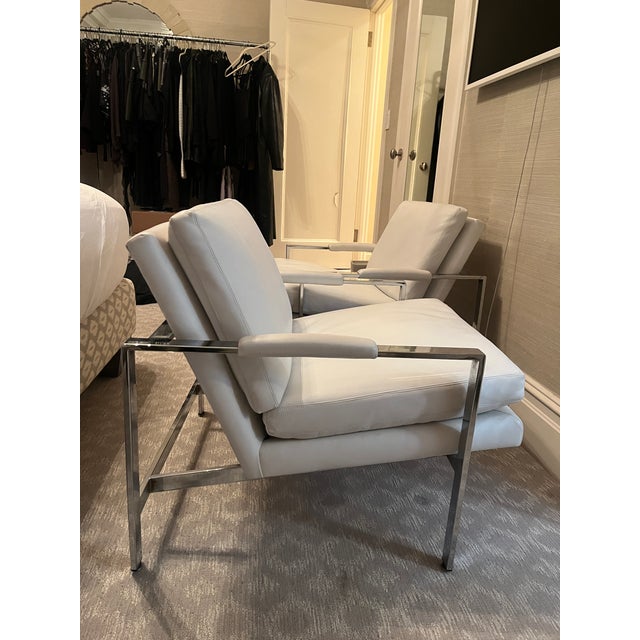 Pair of Chrome Lounge Chairs in White Leather Attributed to Milo Baughman For Sale - Image 10 of 16