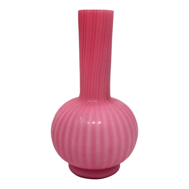 Late 19th Century Victorian Velvet Ribbed Pink Satin Art Glass Vase For Sale