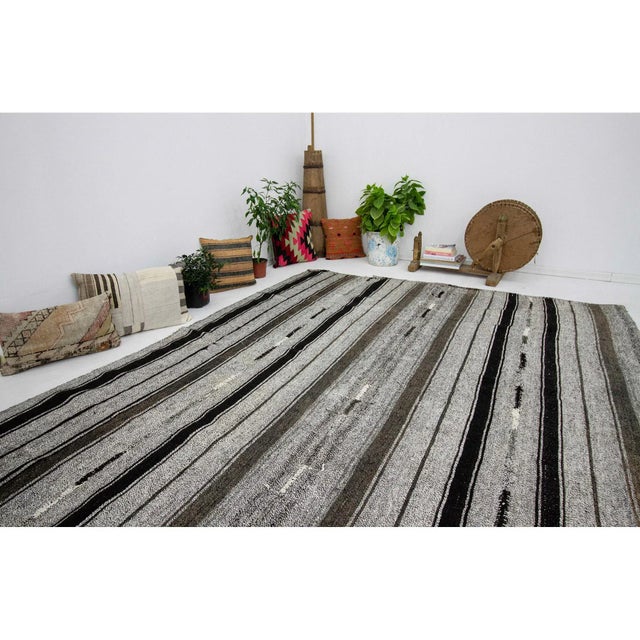 1960s Vintage Striped Gray Kilim Rug- 7′2″ × 9′ For Sale In Los Angeles - Image 6 of 7
