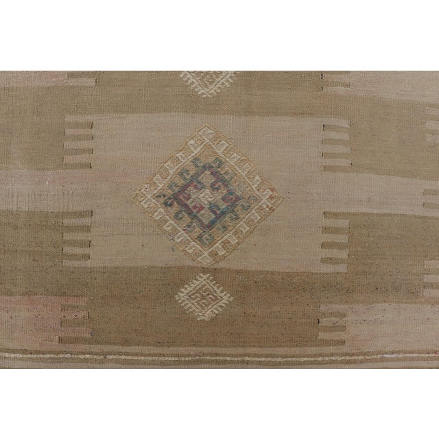 Vintage Turkish Kilim Rug With Earthy Tones and Geometric Patterns 6'0" X10'10" For Sale In Atlanta - Image 6 of 11