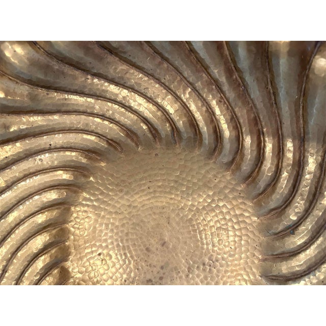 Vintage Italian Mid-Century Modern Egidio Casagrande Borgo Trento Hammered Brass Footed Swirl / Swirled Bowl For Sale - Image 4 of 7