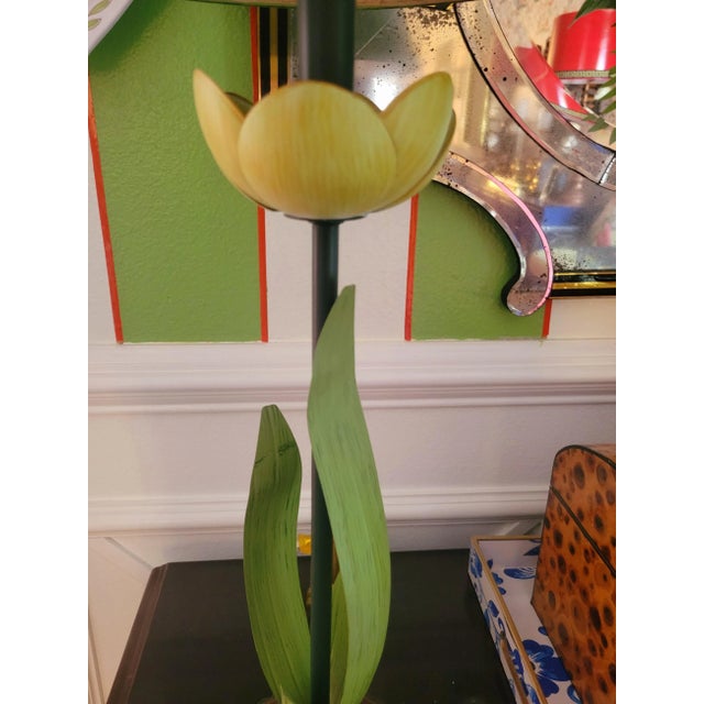 Traditional Vintage Wildwood Style Colorful Tole Floral Tulip Green Yellow Decorative Table Lamp For Sale - Image 3 of 7