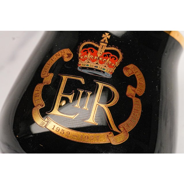 English Amazing Vintage Silver Jubilee Commemorative Souvenir Queen Elizabeth II 1977 24kt Gold Lined Goblet Royalty Home Decor For Sale - Image 3 of 11