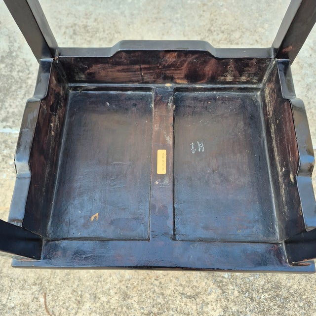 Mid-20th Century Chinese Black Lacquered Coromandel Nesting Side Tables, Set of 2 For Sale - Image 9 of 10