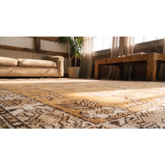 1900s Tan Camel Medallion Antique Khotan East Turkestan Rug 4'4" X 8'9" Handknotted Wool Carpet For Sale In New York - Image 6 of 7
