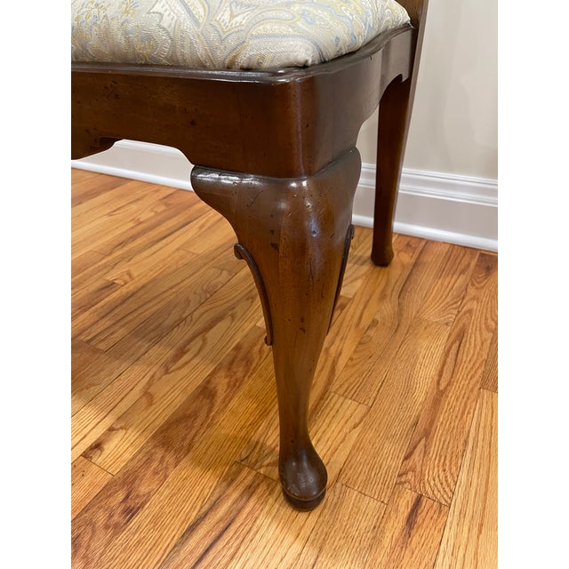 Wood Vintage Henredon 18th Century Portfolio Collection Queen Anne Style Walnut Dining Chairs - Set of 8 For Sale - Image 7 of 13
