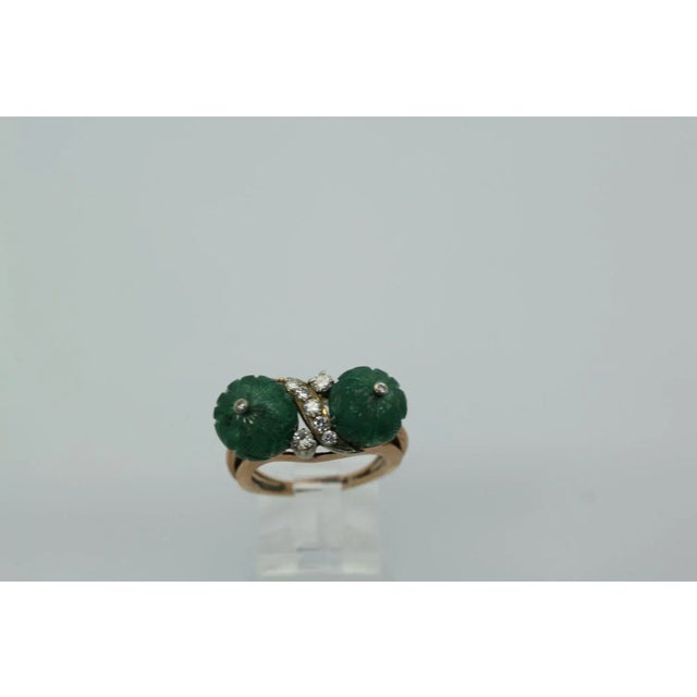 1960s 1960s Emerald Double Carved Diamond Ring For Sale - Image 5 of 8