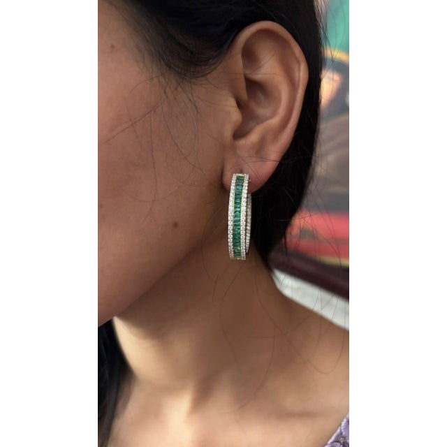 Natural diamond 3.07cts & emerald 5.08cts earring in 18k gold For Sale - Image 4 of 18