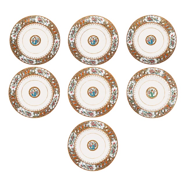 Mid-19th Century Set of Seven Chinese Export Rose Mandarin Porcelain Plates For Sale