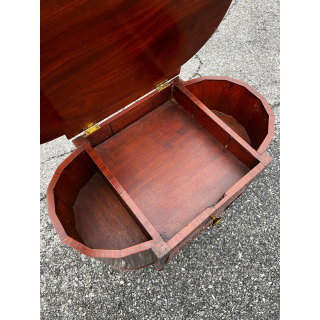 Early 19th Century Antique Sheraton Astragal Sewing Stand Table, Philadelphia, Circa 1810s For Sale - Image 5 of 13