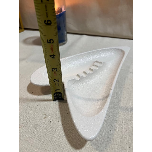 Up for consideration is a beautiful vintage atomic boomerang style heart ashtray. This small piece is such a fun accent...