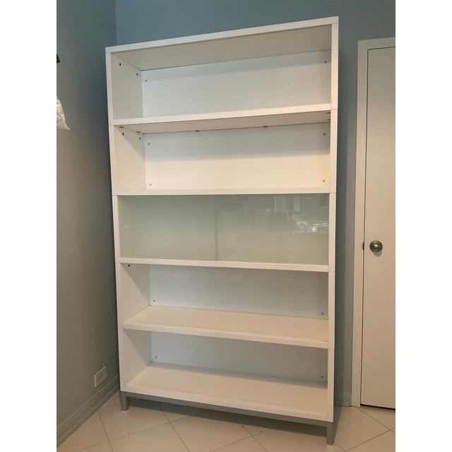 Design Within Reach White Sapporo Shelving Unit With Brushed Aluminum Base (5-High) For Sale In New York - Image 6 of 10