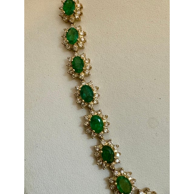 35 Ct Oval Shape Natural Zambian Emerald & 20 Carat Diamond Necklace , 17 Inch For Sale - Image 10 of 18