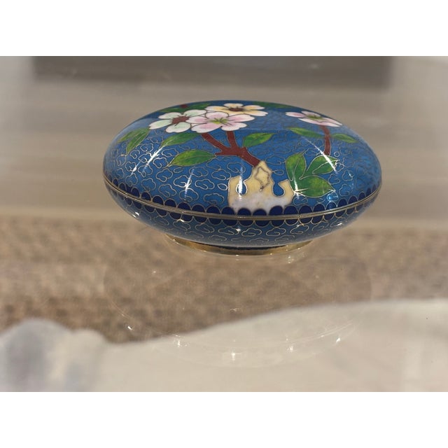 Vintage Cloisonné Round Trinket Box / Round Jewelry Box For Sale - Image 11 of 14