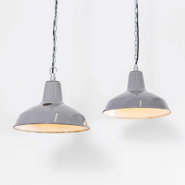 Vintage Industrial Benjamin Enamelled Pendant Lamps, 1950s, Set of 2 For Sale - Image 12 of 12