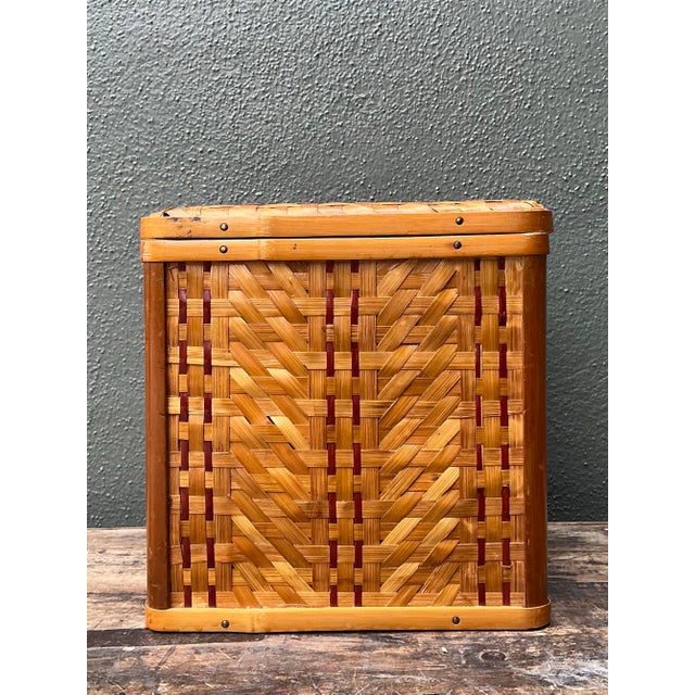 Wood Vintage Shanghai Weave Hinged Lidded Box For Sale - Image 7 of 11
