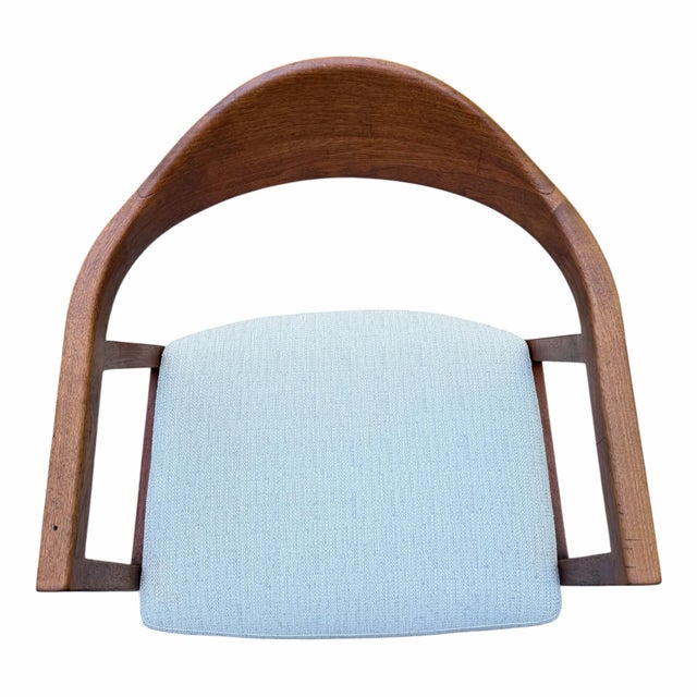Mid-Century Modern Walnut Armchair by Johnson Chair Co. Light Grey Woven Fabric For Sale - Image 4 of 10