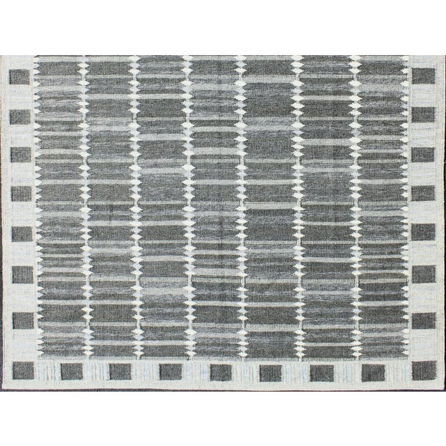 Modern Scandinavian Flat-Weave Rug With Geometric Design in Gray Tones For Sale - Image 4 of 13