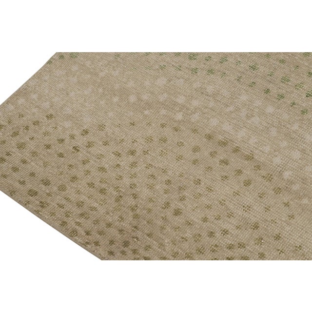 Rug & Kilim’s Distressed Style Extra-Long Runner in Beige With Green Dot Pattern For Sale In New York - Image 6 of 7
