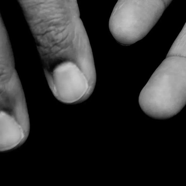 2020 “Hands – Transplant Surgeon” Photo Print on Kodak Glossy Paper by Maria Grazia Facciolà Photography For Sale In New York - Image 6 of 7